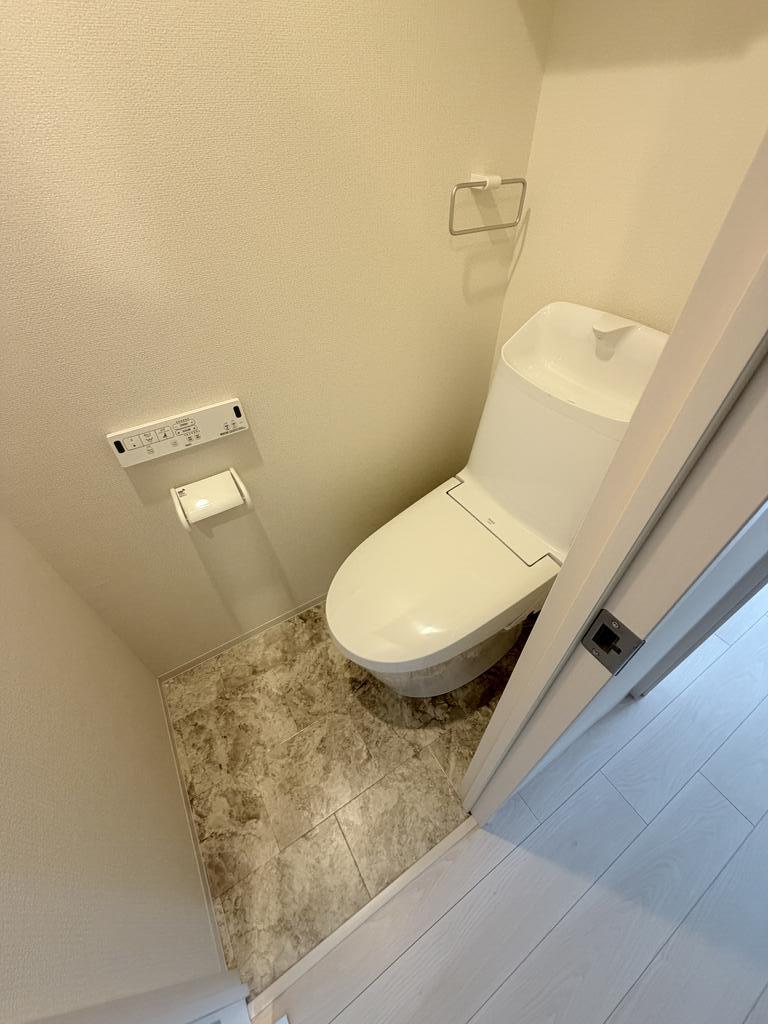 ＪＲ山陽本線 東福山駅 徒歩19分 3階建 築1年のトイレ写真