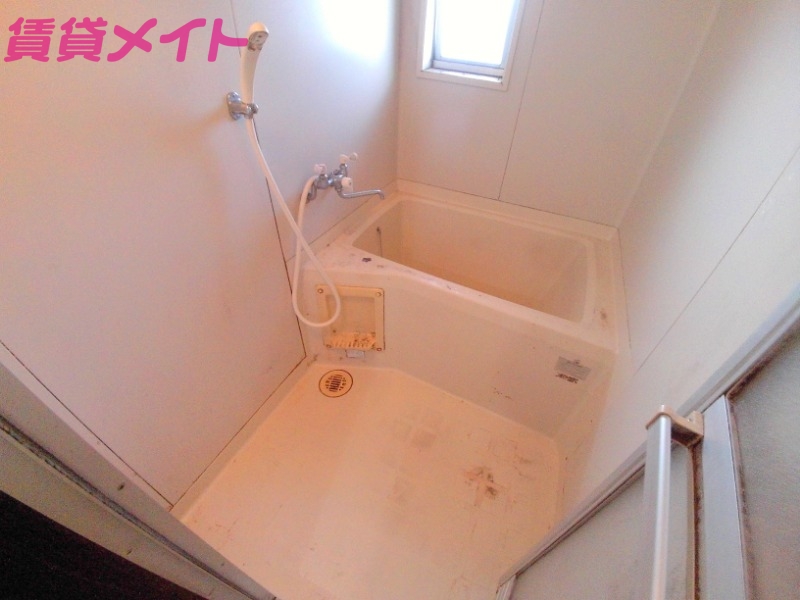 バス・シャワールーム　同物件別部屋写真