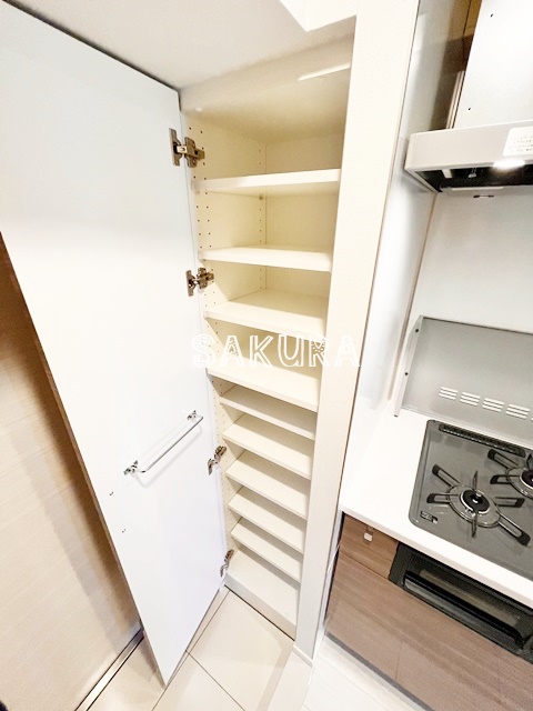 玄関　人感センサー付き・シューズボックス付き♪