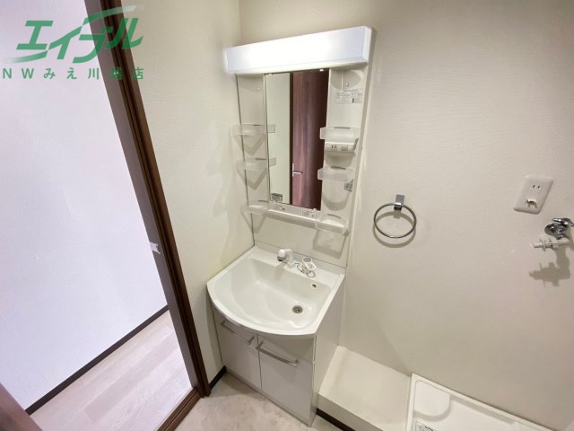 洗面設備　別部屋参考写真です