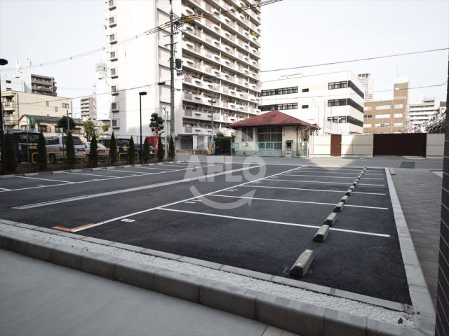 駐車場　エスリード難波レジデンス　駐車場