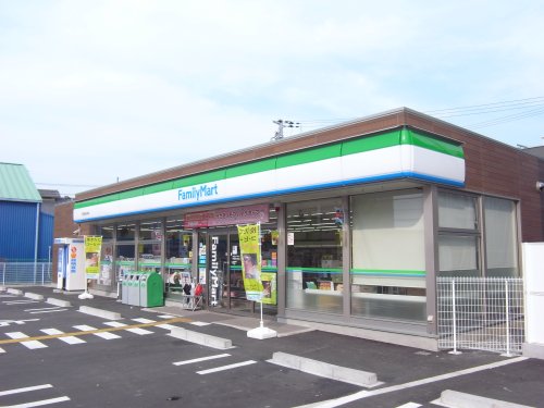 コンビニ　ファミリーマート 天理田井庄町店（コンビニ）まで1000m