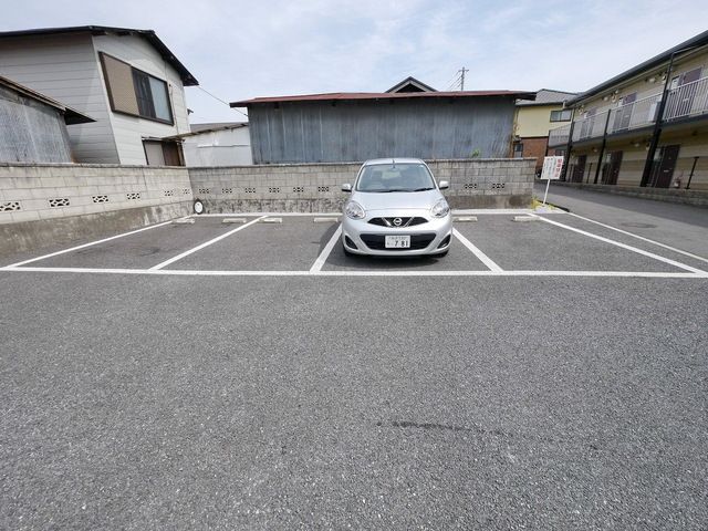 駐車場　敷地内駐車場