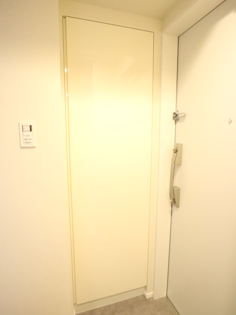 玄関　※参考写真