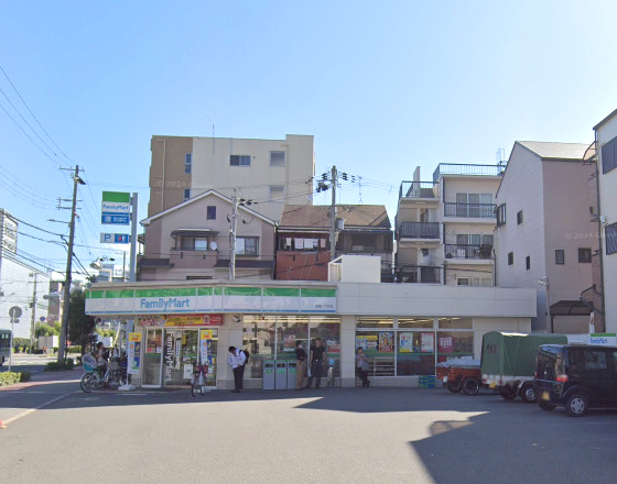 コンビニ　ファミリーマート野里一丁目店（コンビニ）まで664m