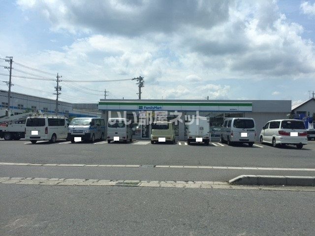 コンビニ　ファミリーマート 桑名明竜町店（コンビニ）まで393m