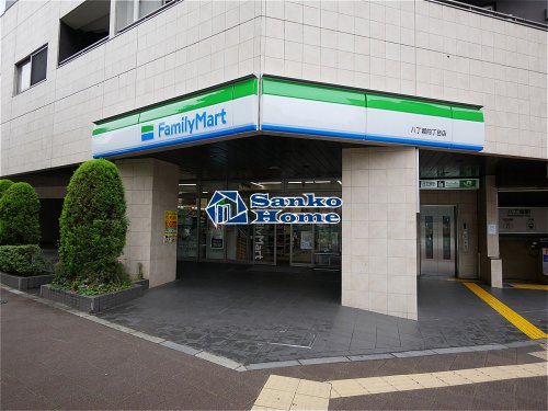 コンビニ　ファミリーマート 八丁堀四丁目店（コンビニ）まで346m
