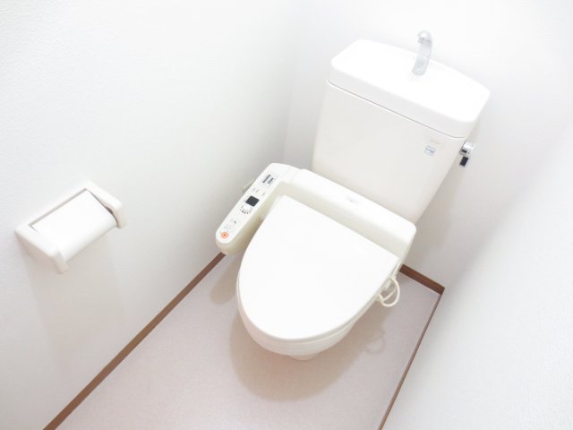 トイレ　別号室の参考写真です。