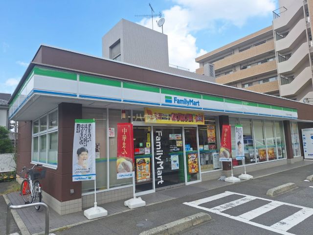 コンビニ　ファミリーマート　京王堀之内駅東店（コンビニ）まで392m