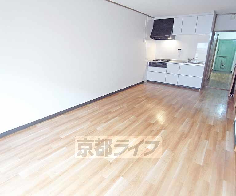 居室・リビング　とても広々としたお部屋です。