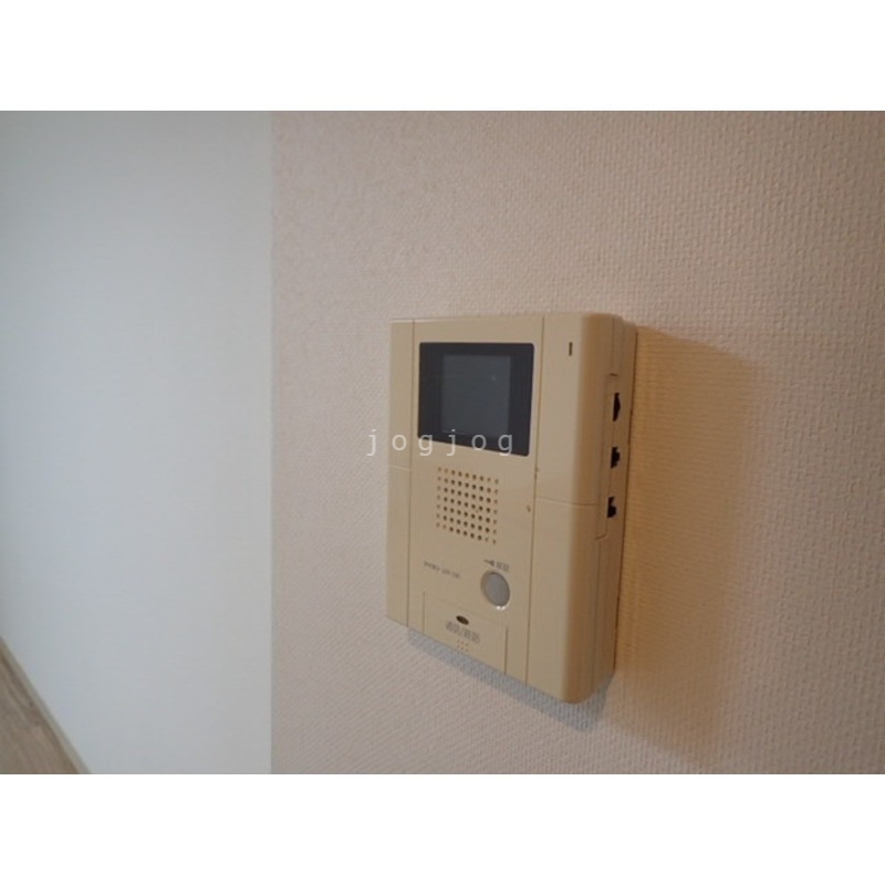 セキュリティ　モニター付きインターホンで来訪者を知らせてくれます！