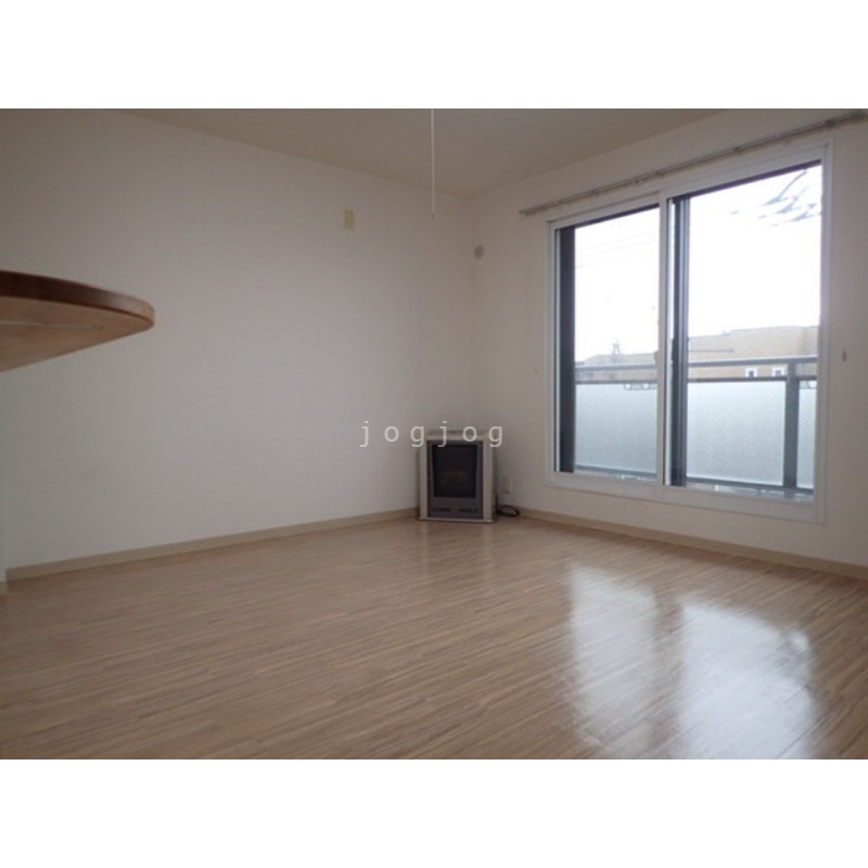 居室・リビング　明るいお部屋になっております！
