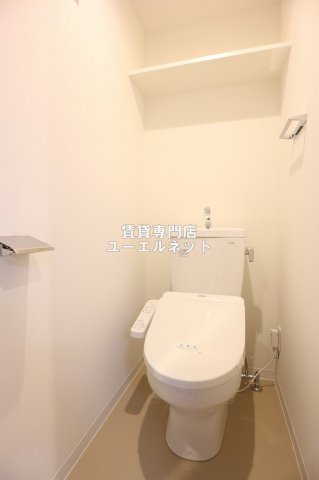 地下鉄御堂筋線 江坂駅 徒歩12分 10階建 築7年のトイレ写真