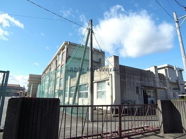 中学校　岐阜市立精華中学校（中学校）まで2555m