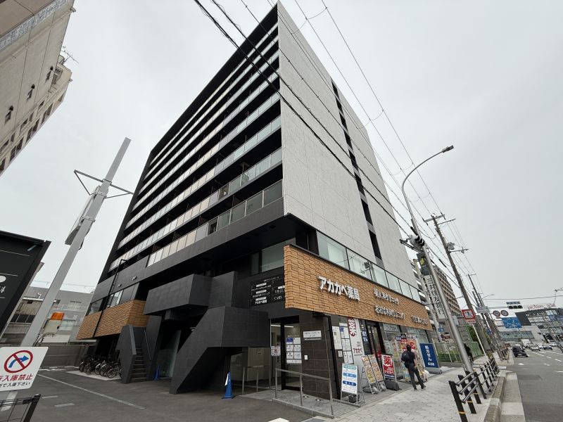 ドラックストア　ドラッグアカカベ今里店（ドラッグストア）まで585m