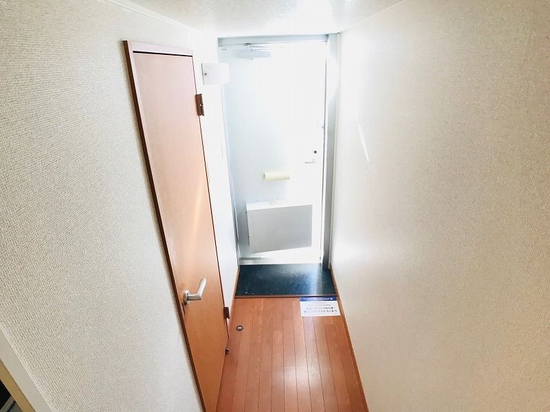 レオパレスステーションプラザの玄関写真