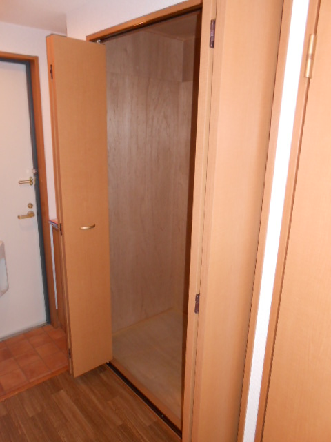 その他部屋・スペース　玄関収納庫（納戸・１間分）完備