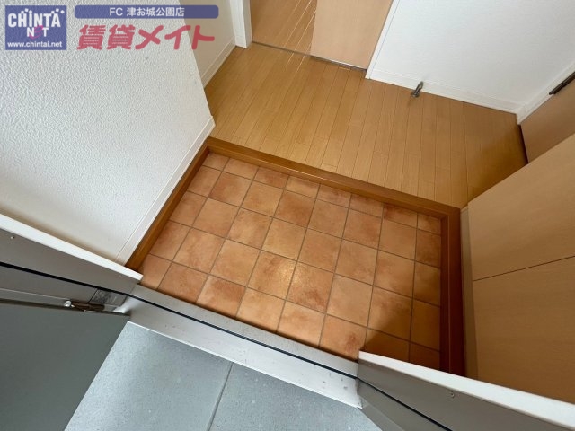 玄関　同物件別室画像