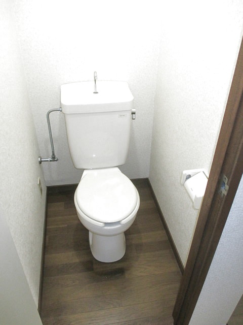 ＪＲ中央線 高円寺駅 徒歩11分 4階建 築36年のトイレ写真