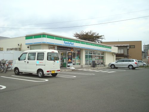コンビニ　ファミリーマート 盛岡西青山二丁目店（コンビニ）まで955m