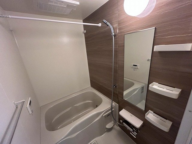 バス・シャワールーム　コンパクトで使いやすいお風呂です
