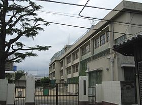 小学校　蛍池小学校（小学校）まで398m