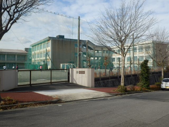 中学校　名古屋市立鳴子台中学校（中学校）まで672m