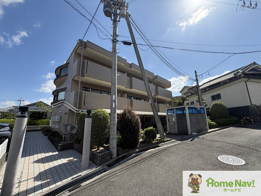 建物外観　「リビオ金剛」、現地待ち合わせでのご案内も可能です。