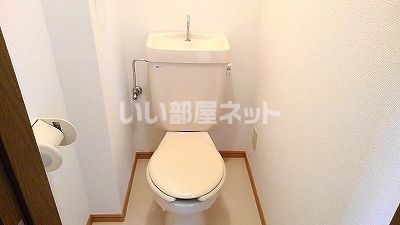 東武伊勢崎線 南羽生駅 徒歩9分 2階建 築32年のトイレ写真