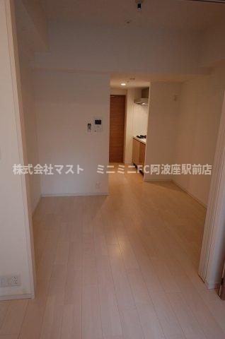地下鉄中央線 阿波座駅 徒歩4分 15階建 築10年の居間写真