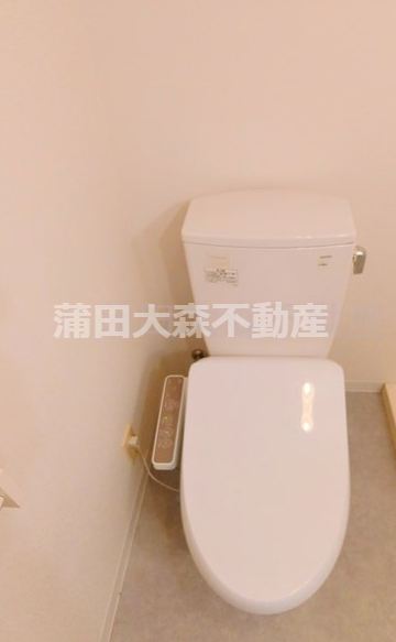トイレ　温水暖房便座付きのトイレ