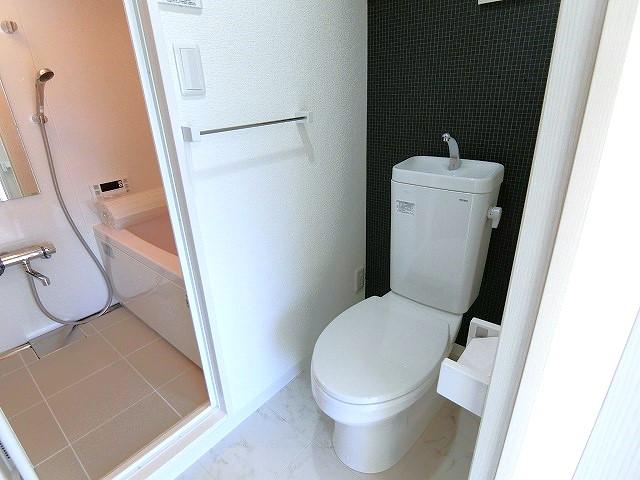 東京メトロ東西線 行徳駅 徒歩5分 3階建 築41年のトイレ写真