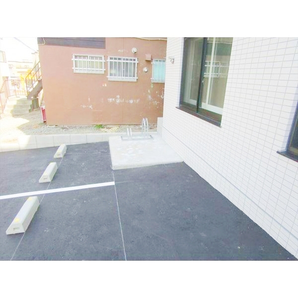 その他　敷地内に駐輪場あります♪