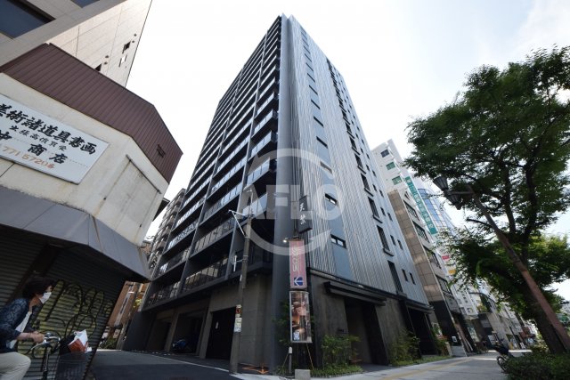 建物外観　ネベル大阪上本町　外観