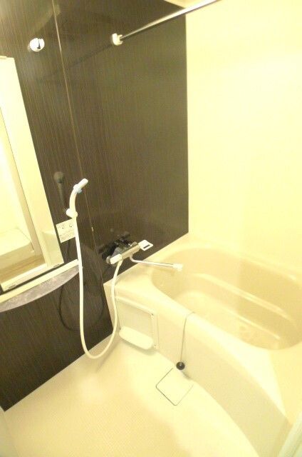 バス・シャワールーム　※別部屋参考写真