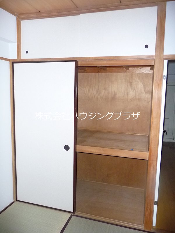 収納　押入れ