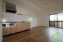 居室・リビング　広々としたフローリングのお部屋です。