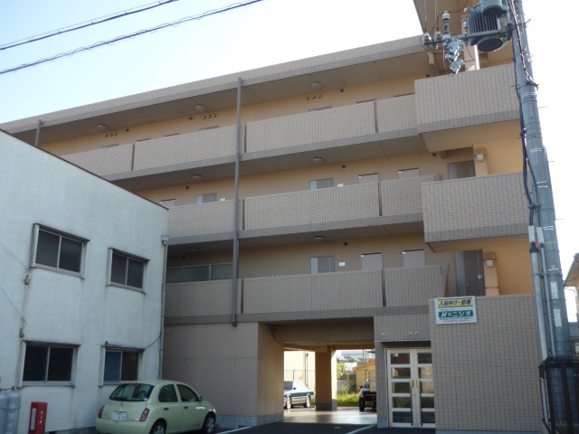 建物外観　重量感のある外観です（＊’’＊）
