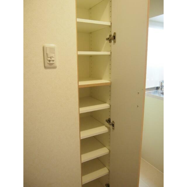 その他　下足入