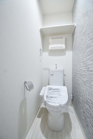 トイレ　温水洗浄便座付き