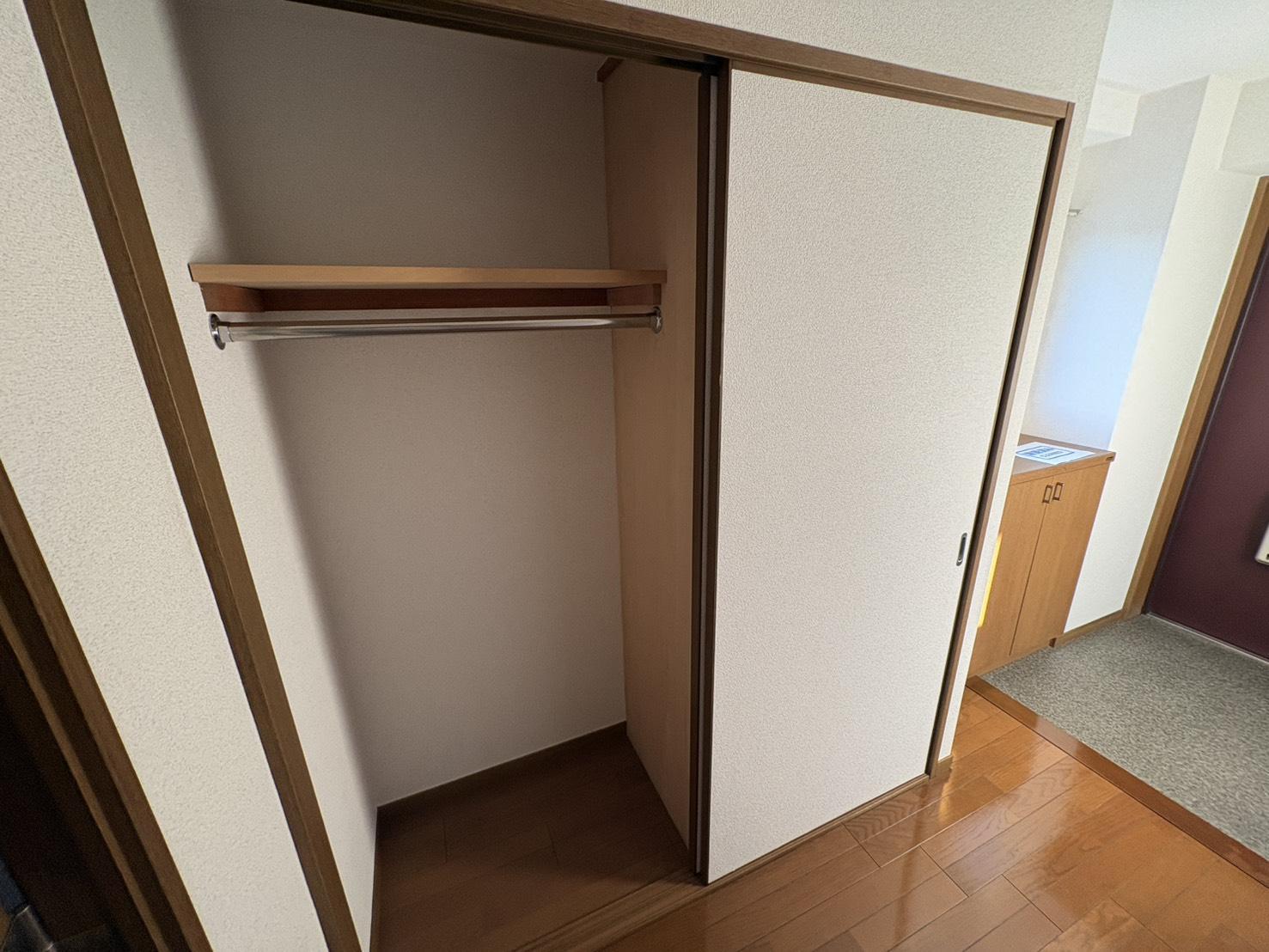 収納　廊下に設置された収納です