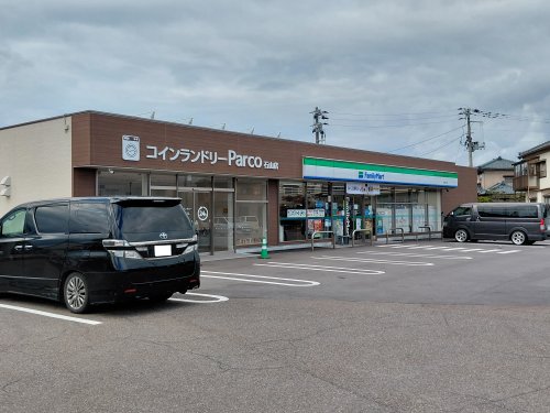 コンビニ　ファミリーマート新潟石山店（コンビニ）まで158m
