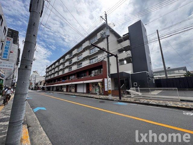 駐車場　駐車場があるので、車を買う予定の方も安心です