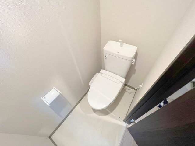 トイレ　綺麗なトイレにはウォシュレット標準装備です。