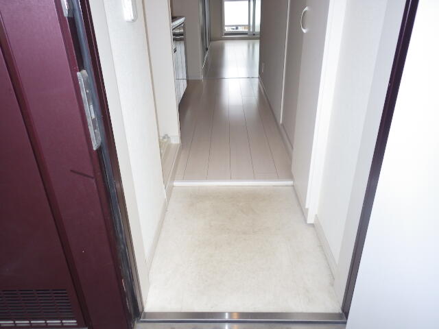 ＪＲ常磐線 松戸駅 徒歩15分 3階建 築12年の玄関写真