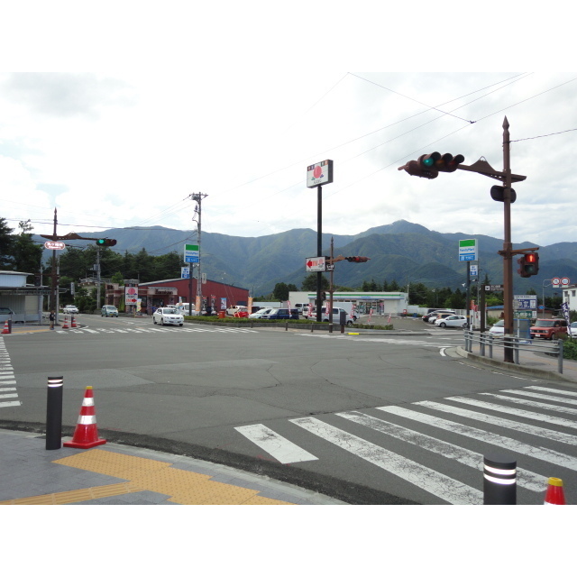 コンビニ　ファミリーマート河口湖船津店（コンビニ）まで169m