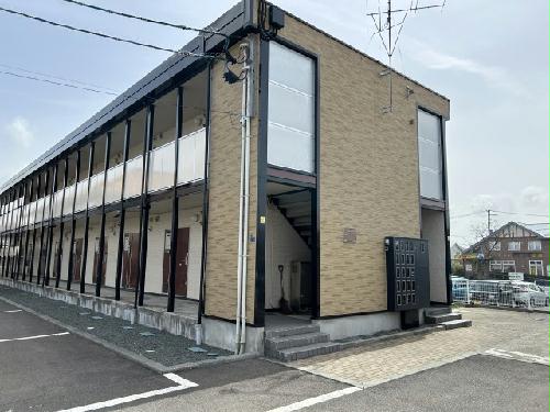 【レオパレスアルカディアの建物外観】