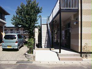 玄関　※写真と現状が異なる場合は現状を優先