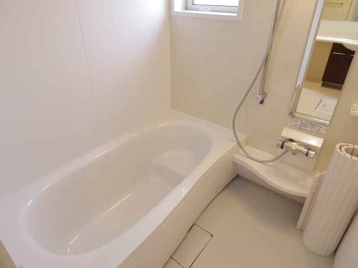 バス・シャワールーム　1F