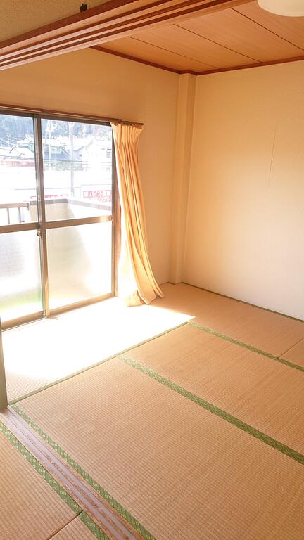 小野マンションの居間写真